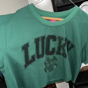 QUEEN OF SPARKLES Green 'Lucky' Tee